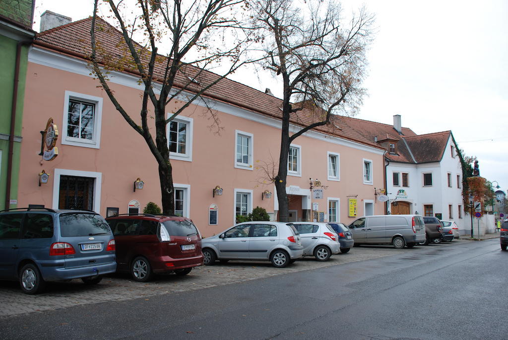 Gasthof Ludl Hotel Groß-Enzersdorf Exterior foto